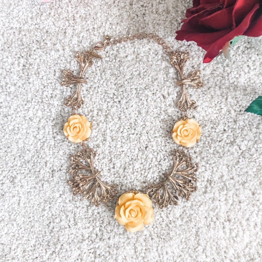 Vintage Inspired Gold 3D Rose Statement Necklace